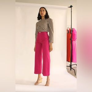 JESSE KAMM SAILOR PANTS
COLOR: Dragonfruit
SIZE: 14
MATERIAL: 100%cotton